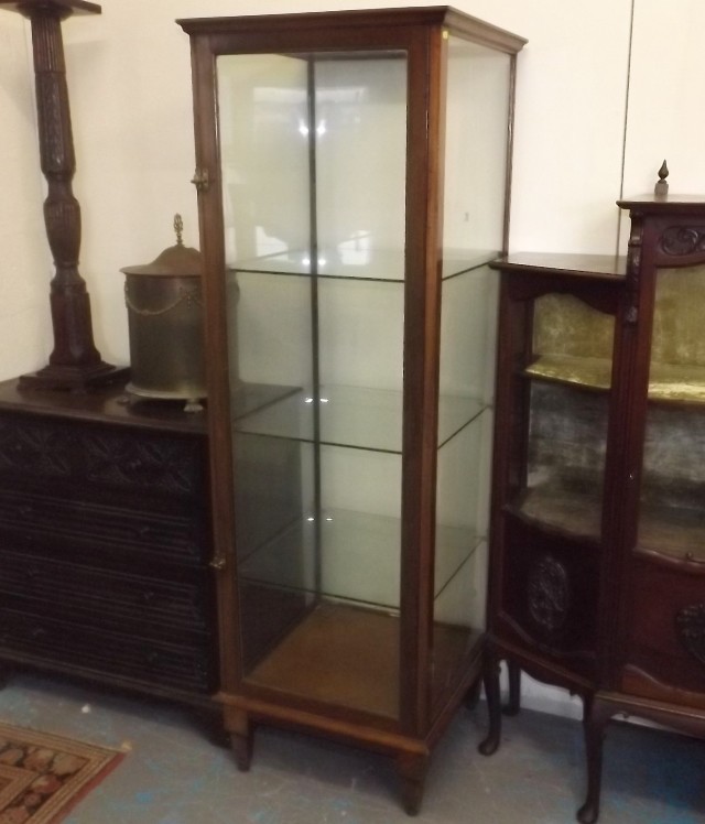 A c.1900 display case £260