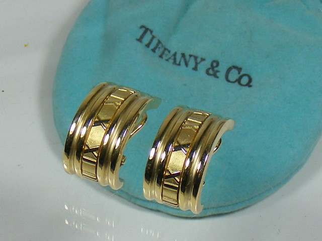 A pair of 18ct gold Tiffany earrings SOLD £500