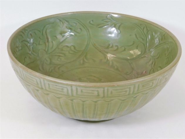 Ming period Celadon bowl sold £8000