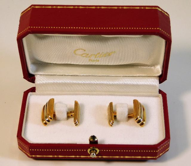 A pair of boxed gents Cartier Trinity cufflinks 13.5g SOLD £750